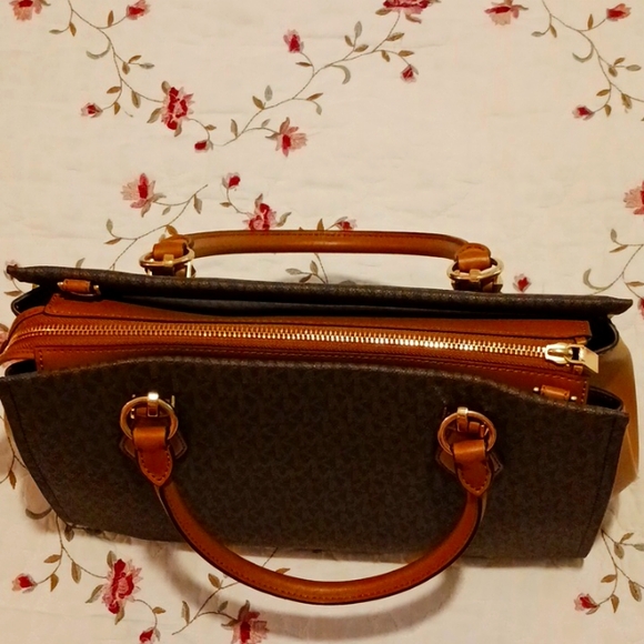 Michael Kors Marilyn satchel - Picture 3 of 12